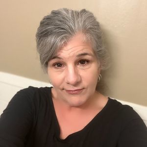 Meet your Posher, Carolyn